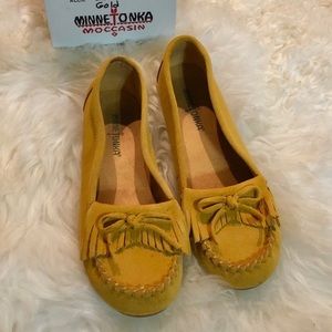 Minnetonka moccasins gold/mustard yellow